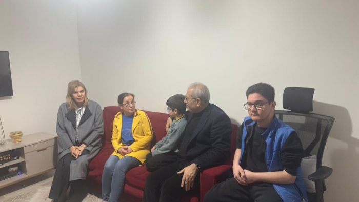 Karaköprü’de Ramazan Mesaisi: AK Parti Kapı Kapı Geziyor